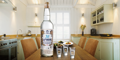 喝高粱酒有學問！4招品飲技巧＋4種推薦喝法，風味層次全面升級！